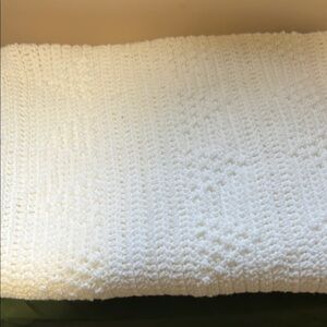 Cozy White Knit Blanket